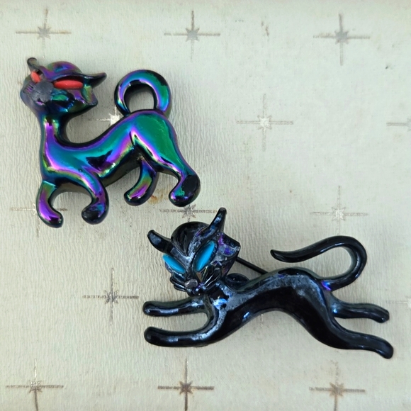 Vintage Jewelry - Vintage Pair of Iridescent Black Cat Scatter Pins w/ Red Eyes and Blue Eyes